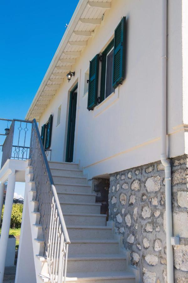 Boursinos Cozy Apartments Lefkada City ภายนอก รูปภาพ